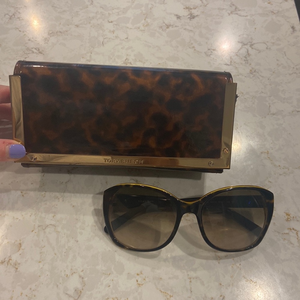 Tory Burch Sunglasses WITH case